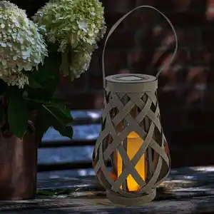 Solar-Laterne in Rattanoptik mit Flackereffekt 16x27cm Warmweiß