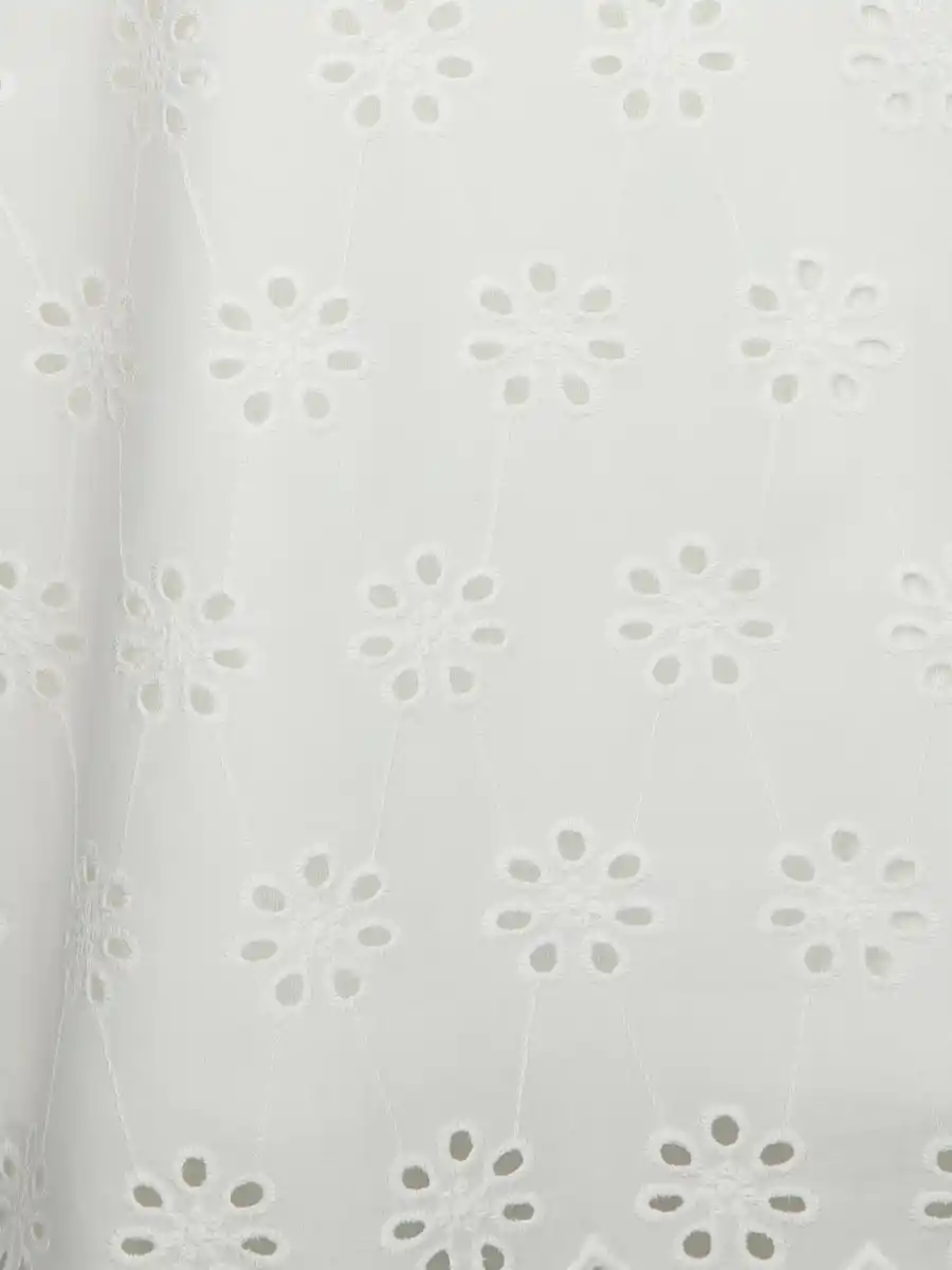 Bild 3 von Damen Top mit Lochstickerei Weiß