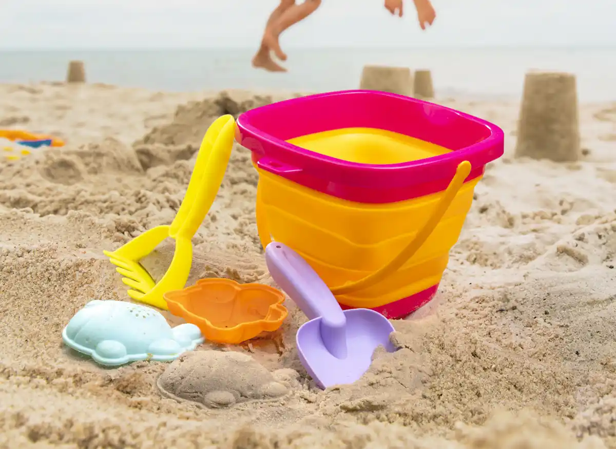 Bild 2 von IDEENWELT Eimer mit Sandspielzeug pink