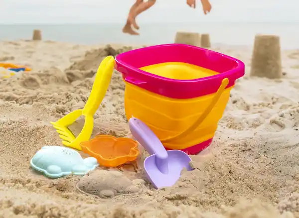 Bild 2 von IDEENWELT Eimer mit Sandspielzeug pink