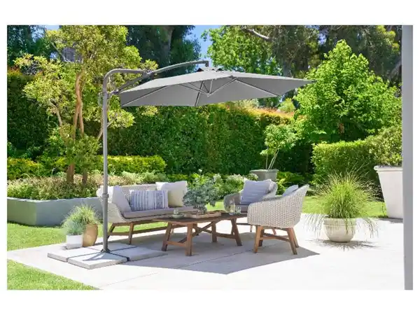 Bild 2 von LIVARNO home Ampelschirm, mit hohem Sonnenschutzfaktor