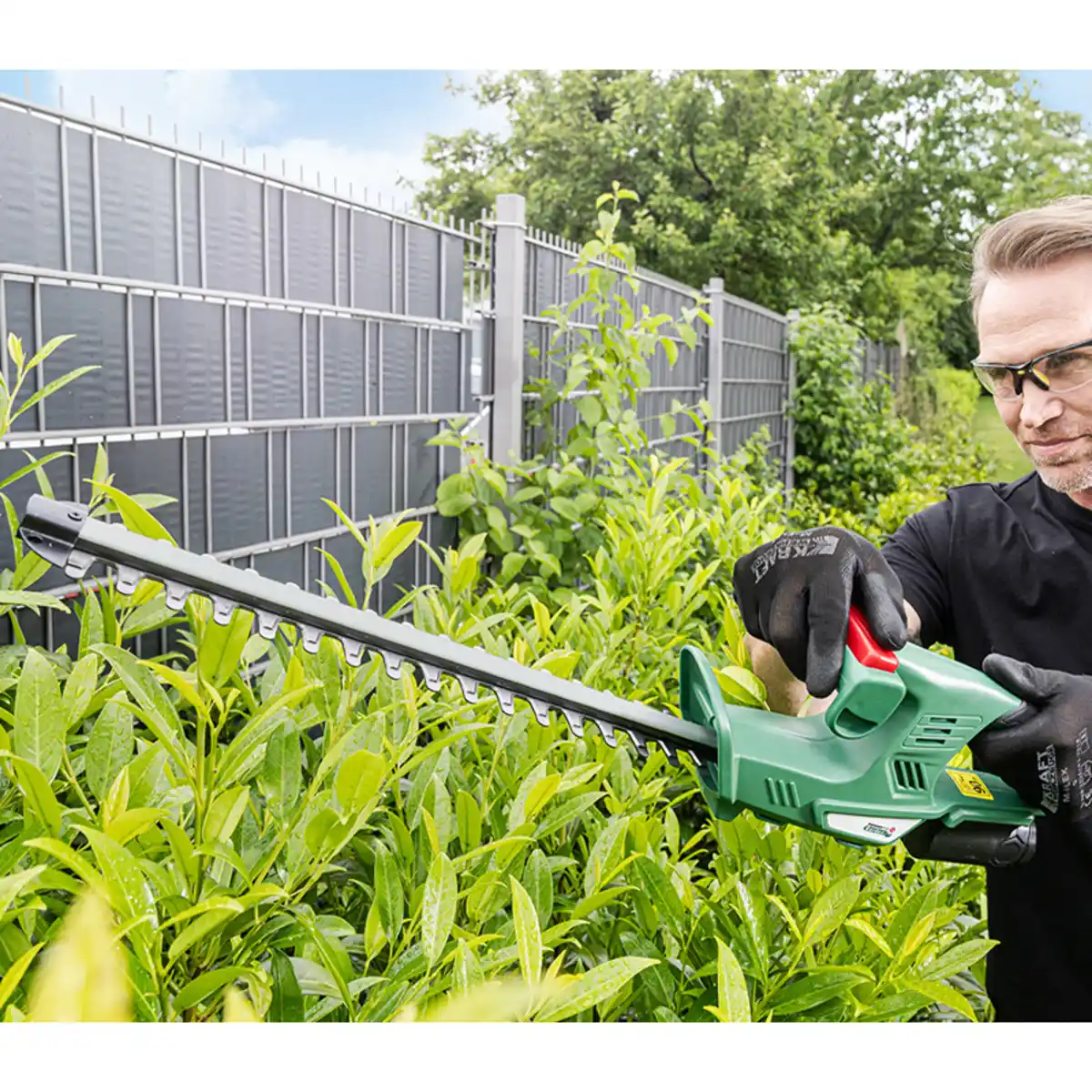 Bild 1 von Powertec Garden Akku-Heckenschere 12 V