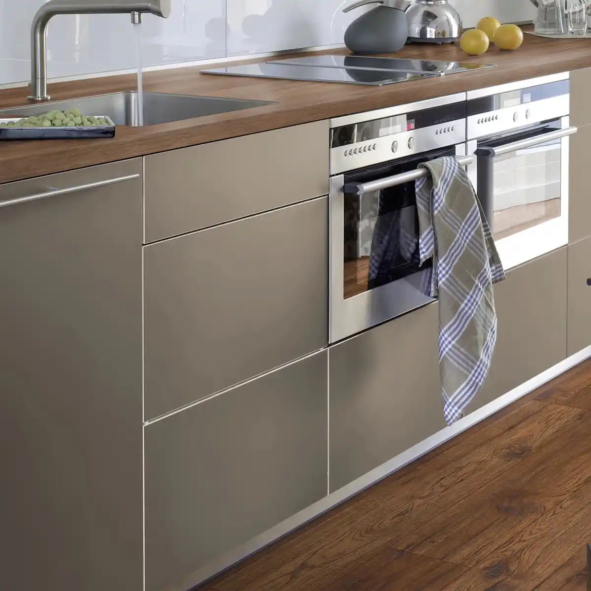 Bild 4 von Kaindl Arbeitsplatte Eiche Endgrain Cognac 63,5 cm x 3,8 cm Meterware