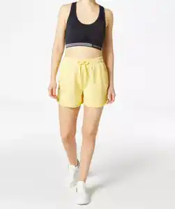 Kurze Sport-Shorts, gelb