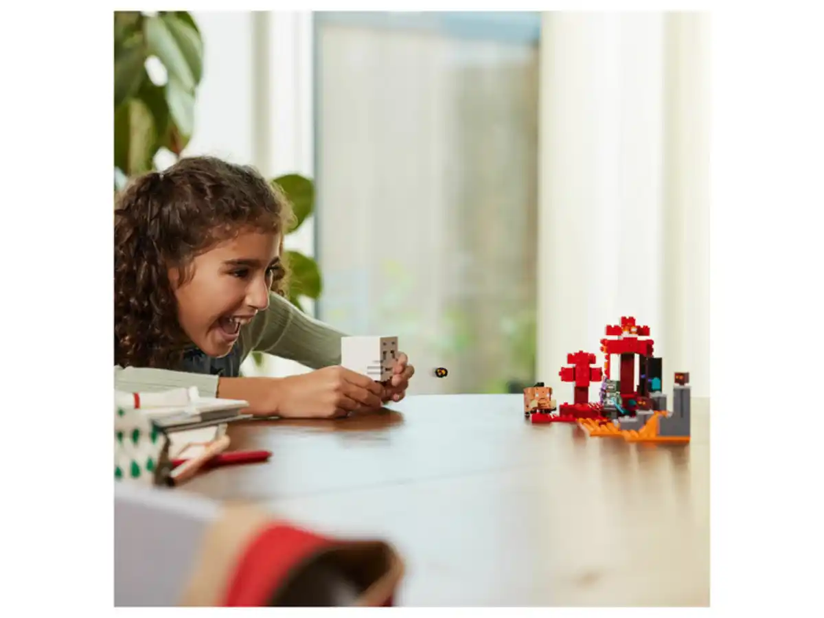 Bild 2 von Lego Minecraft 21255 »Hinterhalt am Netherportal«