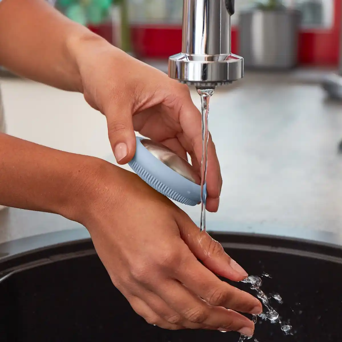 Bild 1 von Edelstahlseife mit Bürste, ca. 7,2x2,8cm