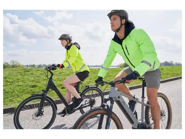 Bild 2 von CRIVIT Damen Funktionshose, mit 2-in-1-Funktion