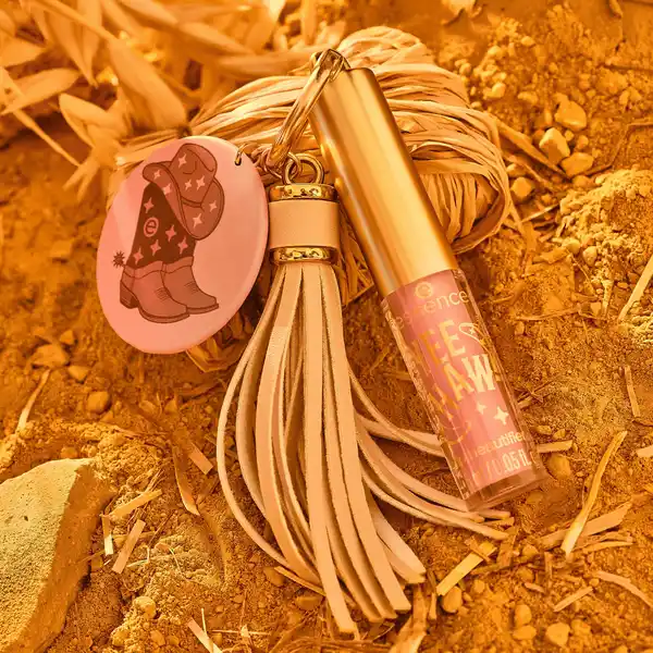 Bild 2 von essence lip beautifier key chain 01 Boots Hat Go!, 1,5 ml