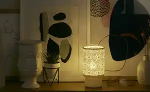 levelone Keramik-Tischleuchte, 1-flammig, weiß `Blumen´