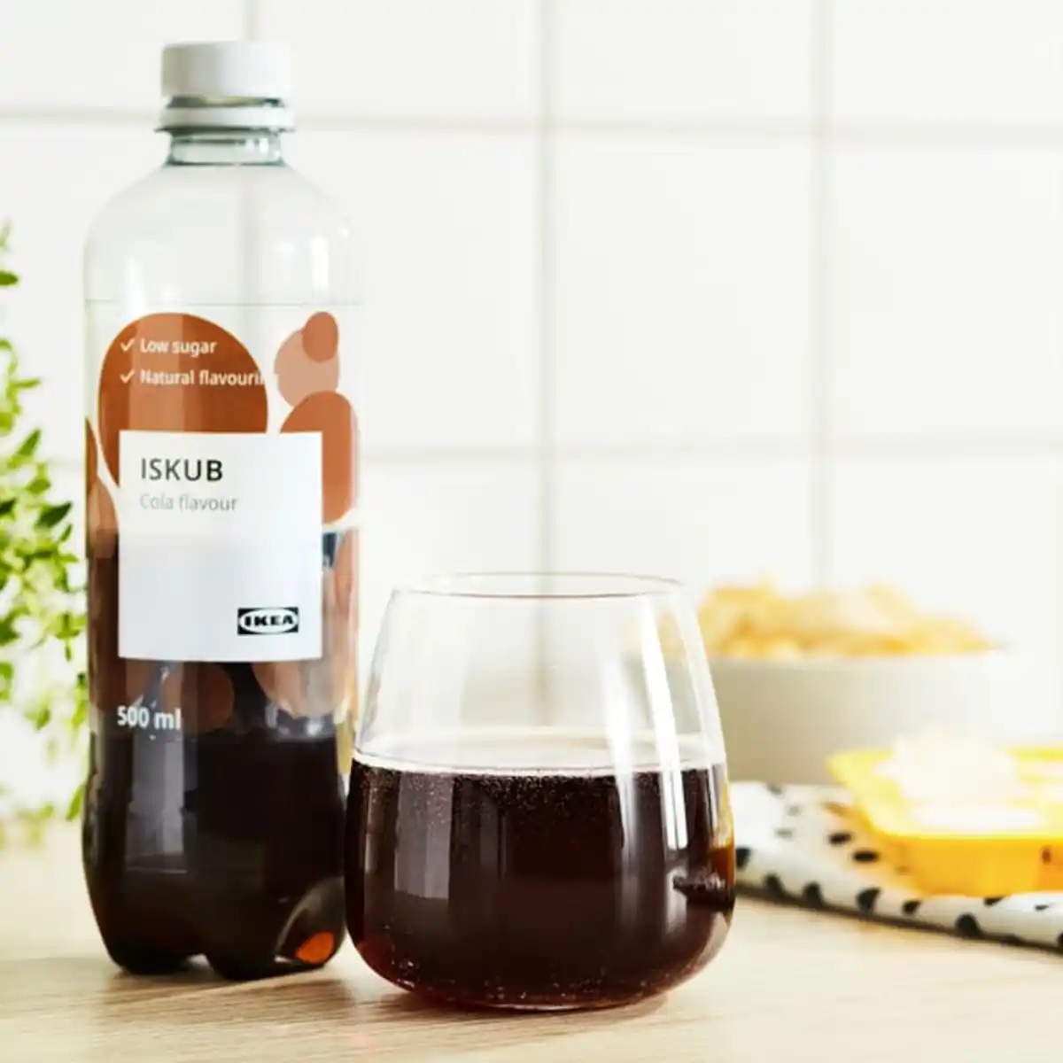 Bild 3 von ISKUB Sprudelgetränk, Colageschmack/mit Zucker und Süßstoffen, 500 ml