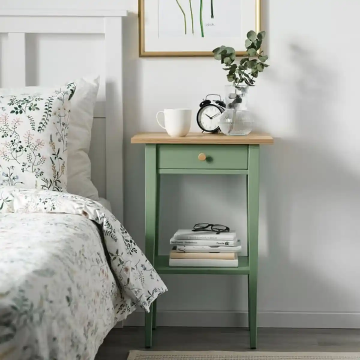 Bild 3 von HEMNES Ablagetisch, graugrün/hellbraun lasiert, 46x35 cm