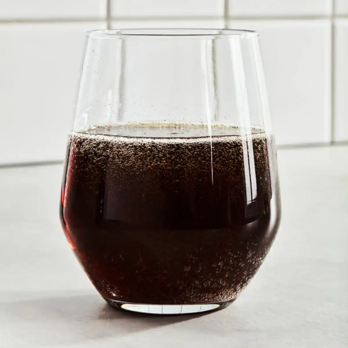 Bild 2 von ISKUB Sprudelgetränk, Colageschmack/mit Zucker und Süßstoffen, 500 ml