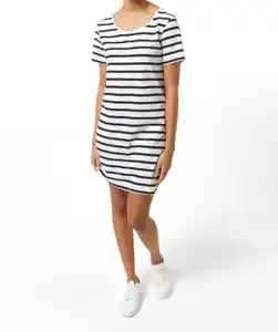 Gestreiftes Kleid, weiß/schwarz