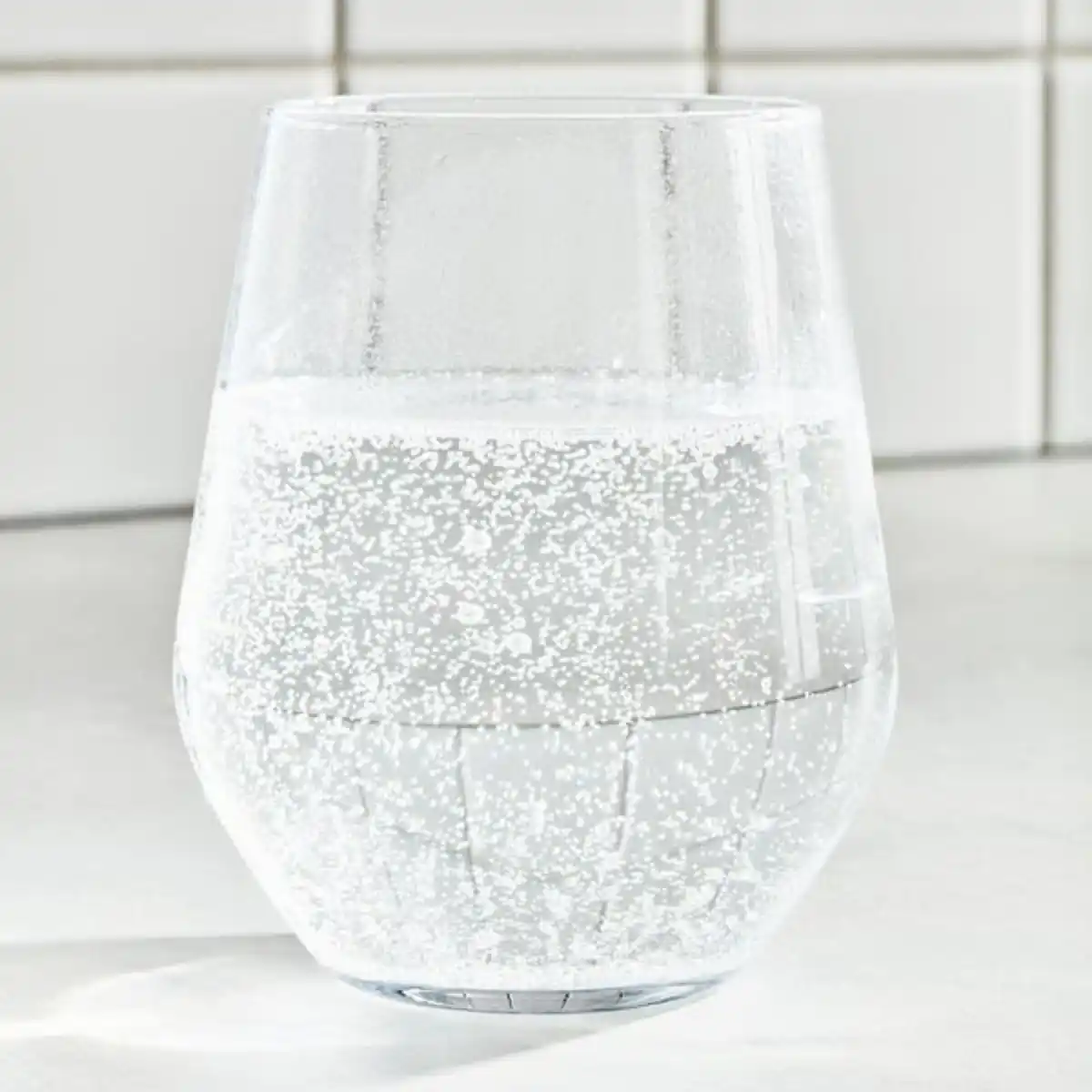 Bild 2 von ISKUB Sprudelgetränk, Zitronen-/Limettengeschmack/mit Zucker und Süßstoffen, 500 ml