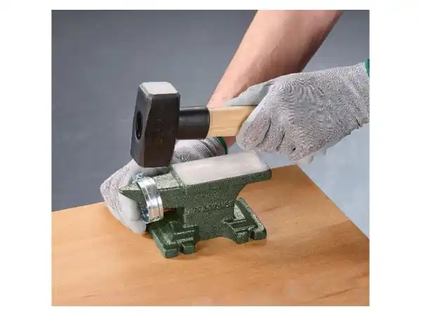 Bild 3 von PARKSIDE® Schmiede-Amboss, polierte Ambossbahn