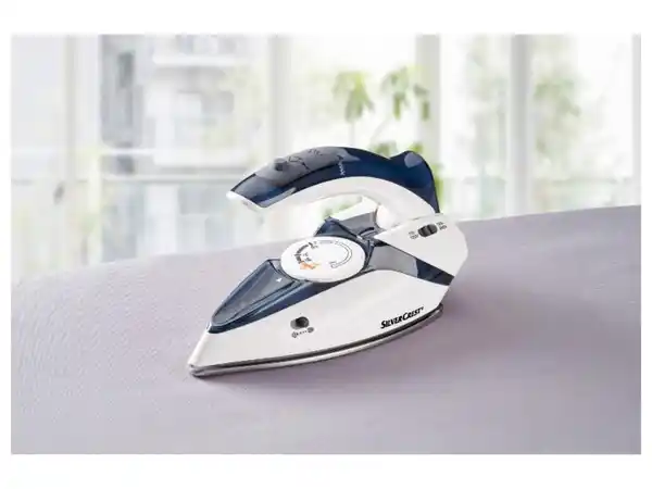 Bild 2 von SILVERCREST® Reise-Dampfbügeleisen mit Klappgriff Dampfbügeleisen, Reise-, mit Klappgriff Reise-Dampfbügeleisen, klappbar