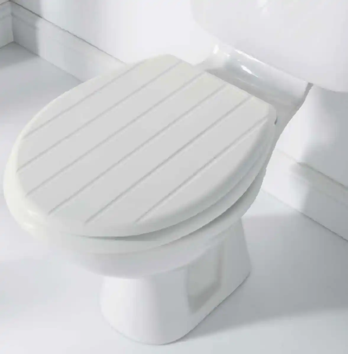 Bild 1 von WC Sitz Holz mit Soft Close gerillt weiß