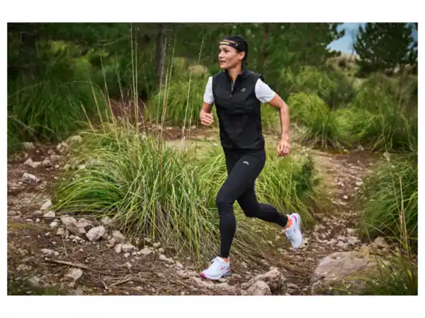 Bild 3 von CRIVIT Damen Funktionsshirt, mit reflektierenden Deko-Elementen