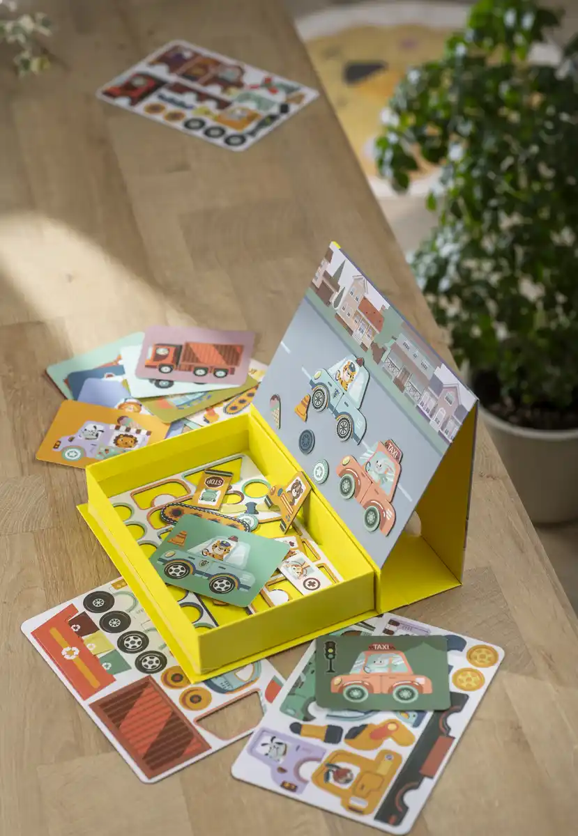 Bild 2 von IDEENWELT Magnet-Spiel-Set Auto