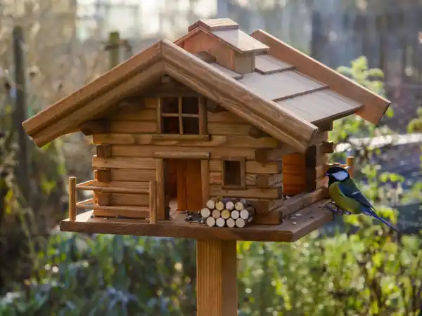 Bild 2 von dobar Vogelfutterhaus »Tirol«, inkl. Standfuß, H 117 cm, aus Holz