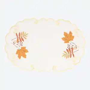 Deckchen aus Satin, ca. 43x29cm