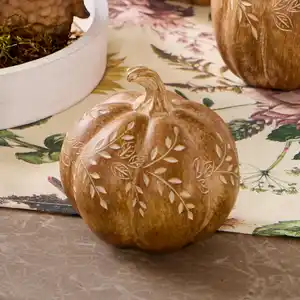 Deko-Kürbis in Holzoptik