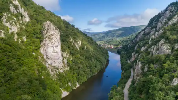 Bild 1 von Kreuzfahrten Donau: Flusskreuzfahrt mit DCS Amethyst 1 ab/an Passau