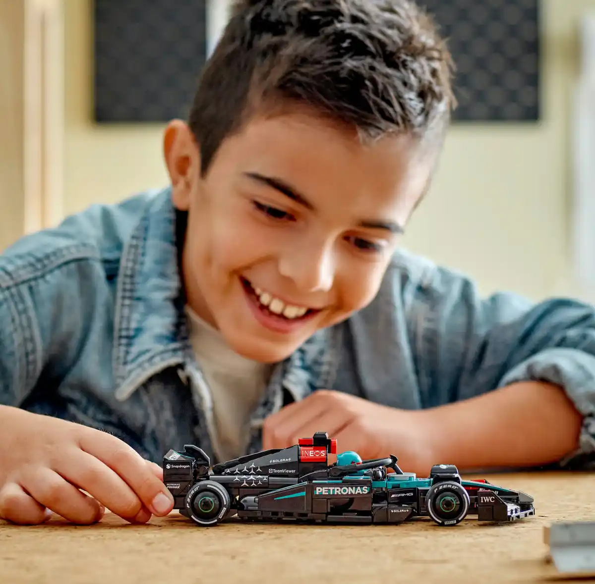 Bild 4 von LEGO SPEED Champions 77244 Mercedes-AMG F1® W15 Rennauto