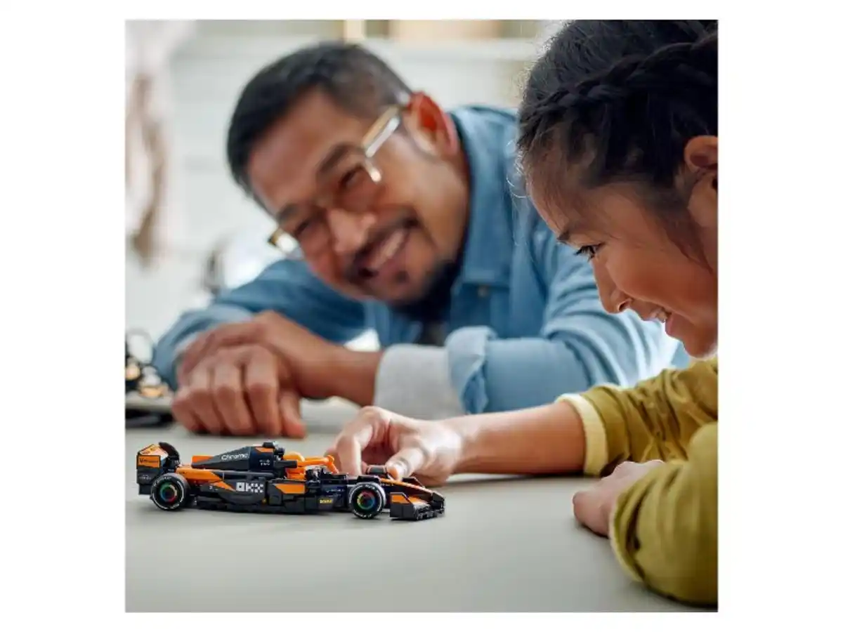 Bild 2 von LEGO® Speed Champions 77251 »McLaren F1® Team MCL38 Rennauto«