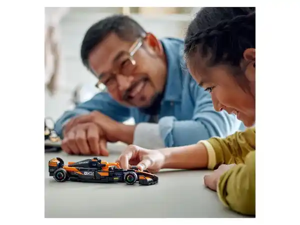 Bild 2 von LEGO® Speed Champions 77251 »McLaren F1® Team MCL38 Rennauto«