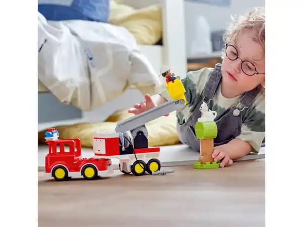 Bild 2 von LEGO® DUPLO® 10969 »Feuerwehrauto«