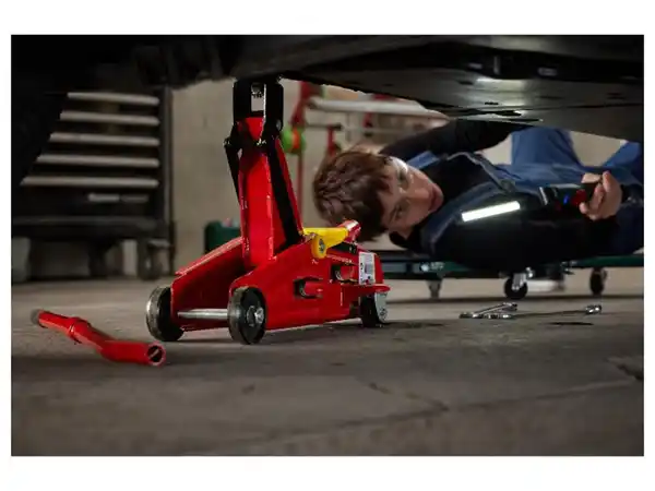 Bild 3 von ULTIMATE SPEED® Hydraulik-Rangierwagenheber, mit praktischem Tragegriff