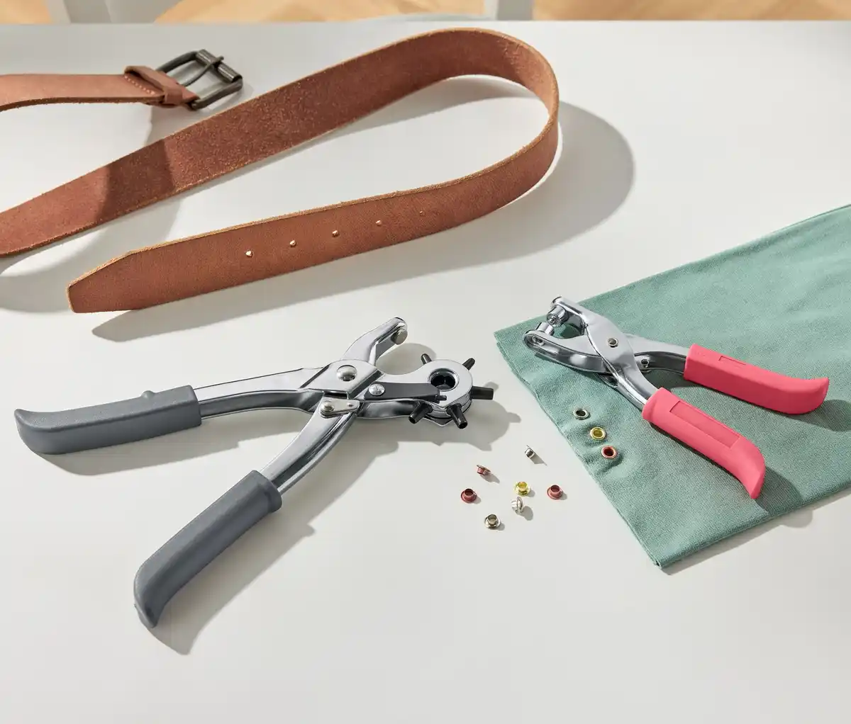 Bild 1 von Loch- und Nietenzange