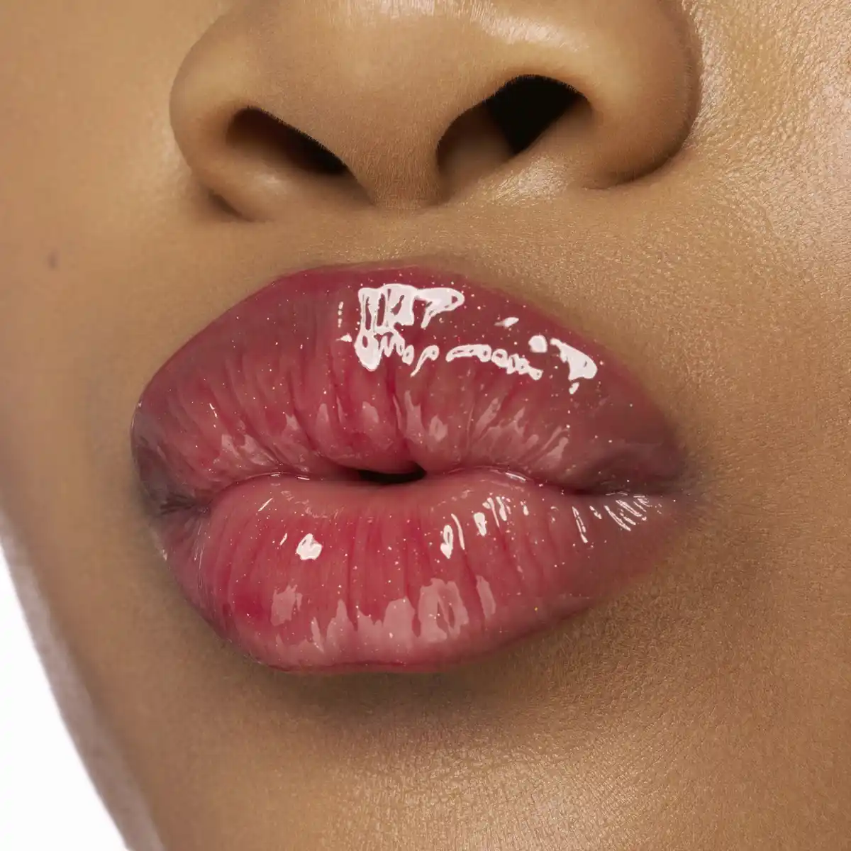 Bild 3 von essence Chili Bomb Shiny Lipgloss 01 Strawberry Salsa, 10 ml