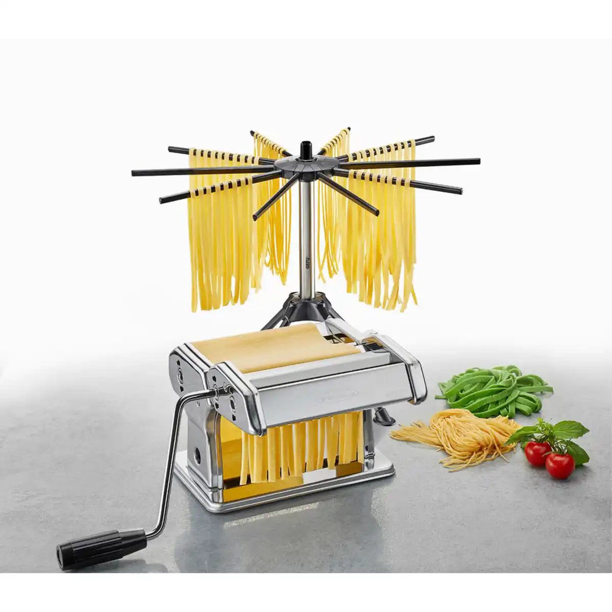 Bild 1 von Gefu Nudelmaschine, Schwarz, Edelstahl, Metall, Kunststoff, 19.8x14.4x19.9 cm, einfache Handhabung, verstellbare Teigdicke, Kurbelantrieb, rutschfester Sockel, hohe Tischklemme, Küchengeräte, Sonst