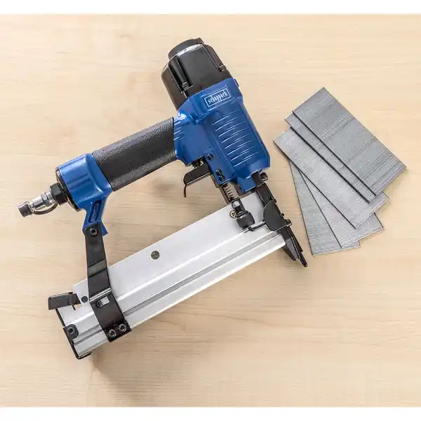 Bild 2 von Druckluft Klammer- und Nagelpistole