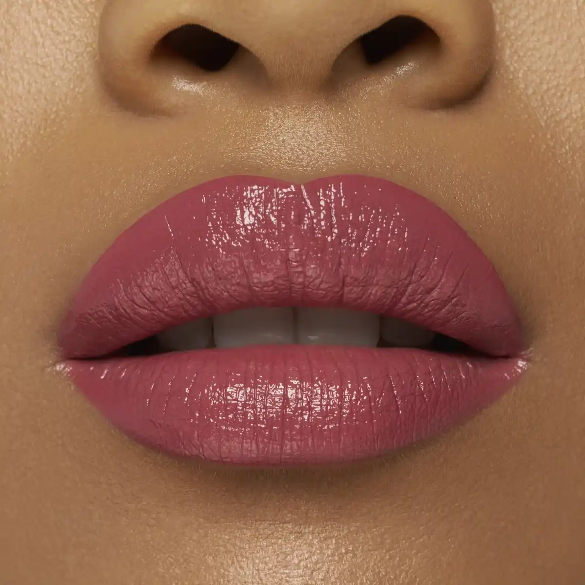 Bild 3 von essence satin Glow luminous shine lipstick 03 Rose And Shine, 3,5 g