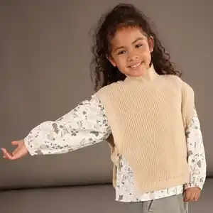 Kinder-Mädchen-Poncho mit Schleifen-Details