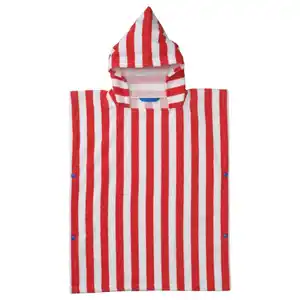 SKOGSSALLAT Badeponcho mit Kapuze, rot/weiß/gestreift, 55x70 cm