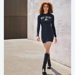 Damen-Kleid mit Kapuze