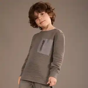 Kinder-Jungen-Shirt mit Reißverschlusstasche