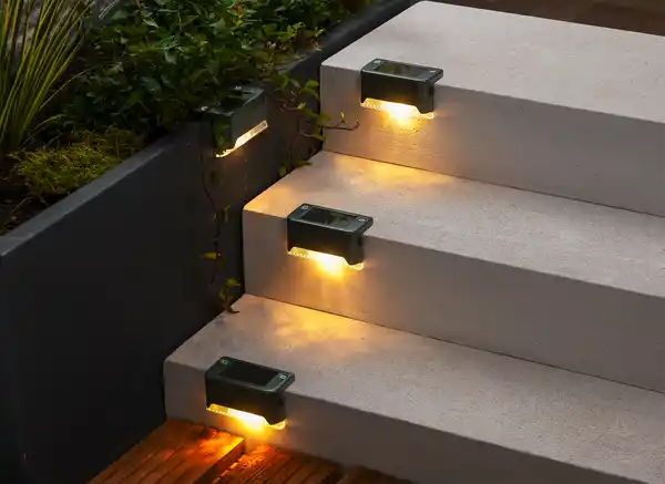 Bild 3 von IDEENWELT Solar-Kantenleuchten, 4er-Set