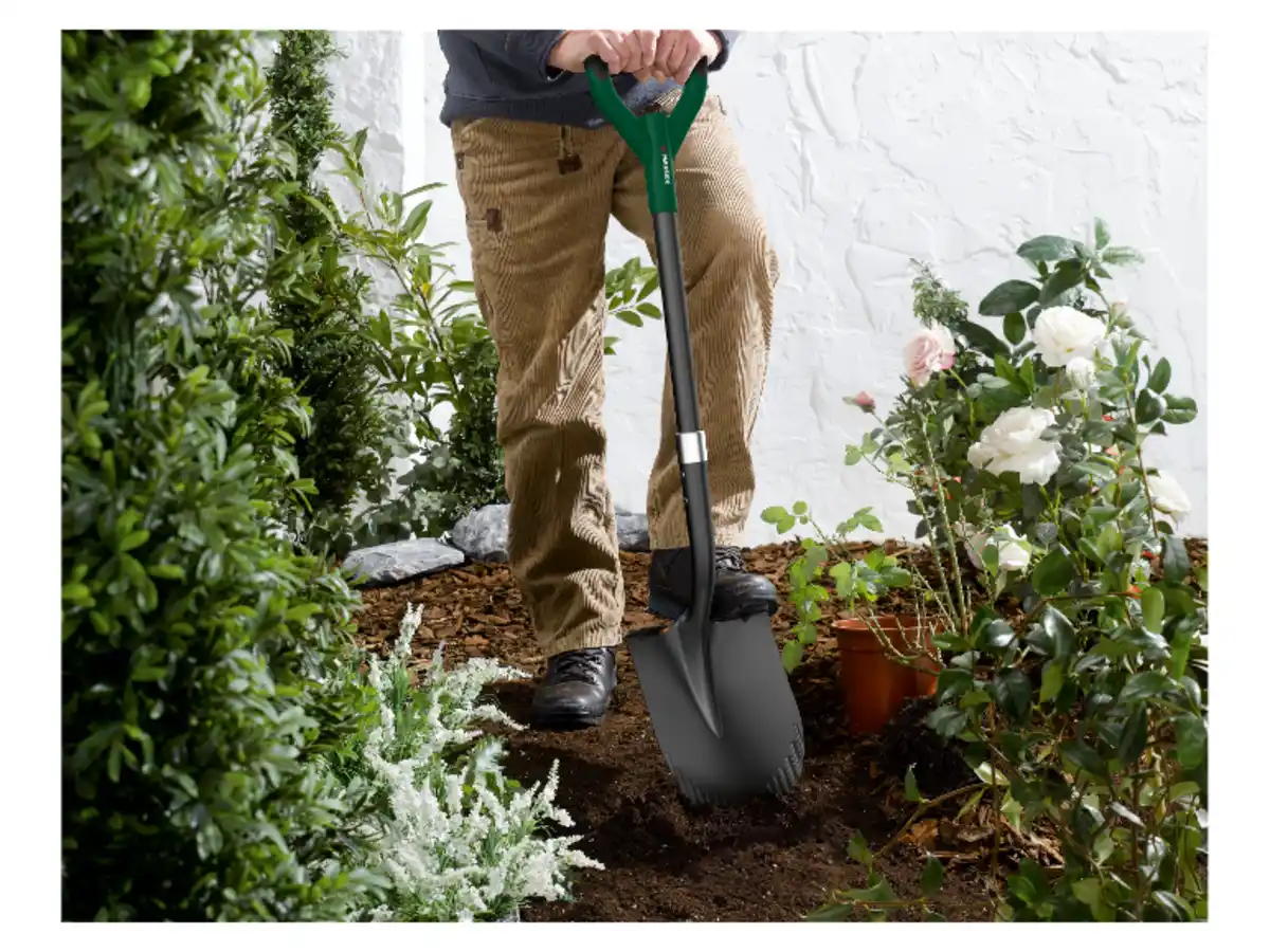 Bild 3 von PARKSIDE® Spaten mit Wurzelsäge / Schaufel mit Wellenschliff