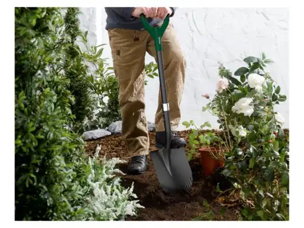 Bild 3 von PARKSIDE® Spaten mit Wurzelsäge / Schaufel mit Wellenschliff