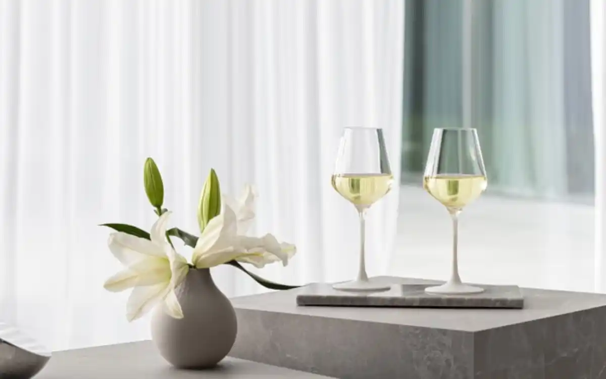 Bild 4 von Weißweingläser Set Manufacture Rock blanc, klar/weiß, 4-teilig