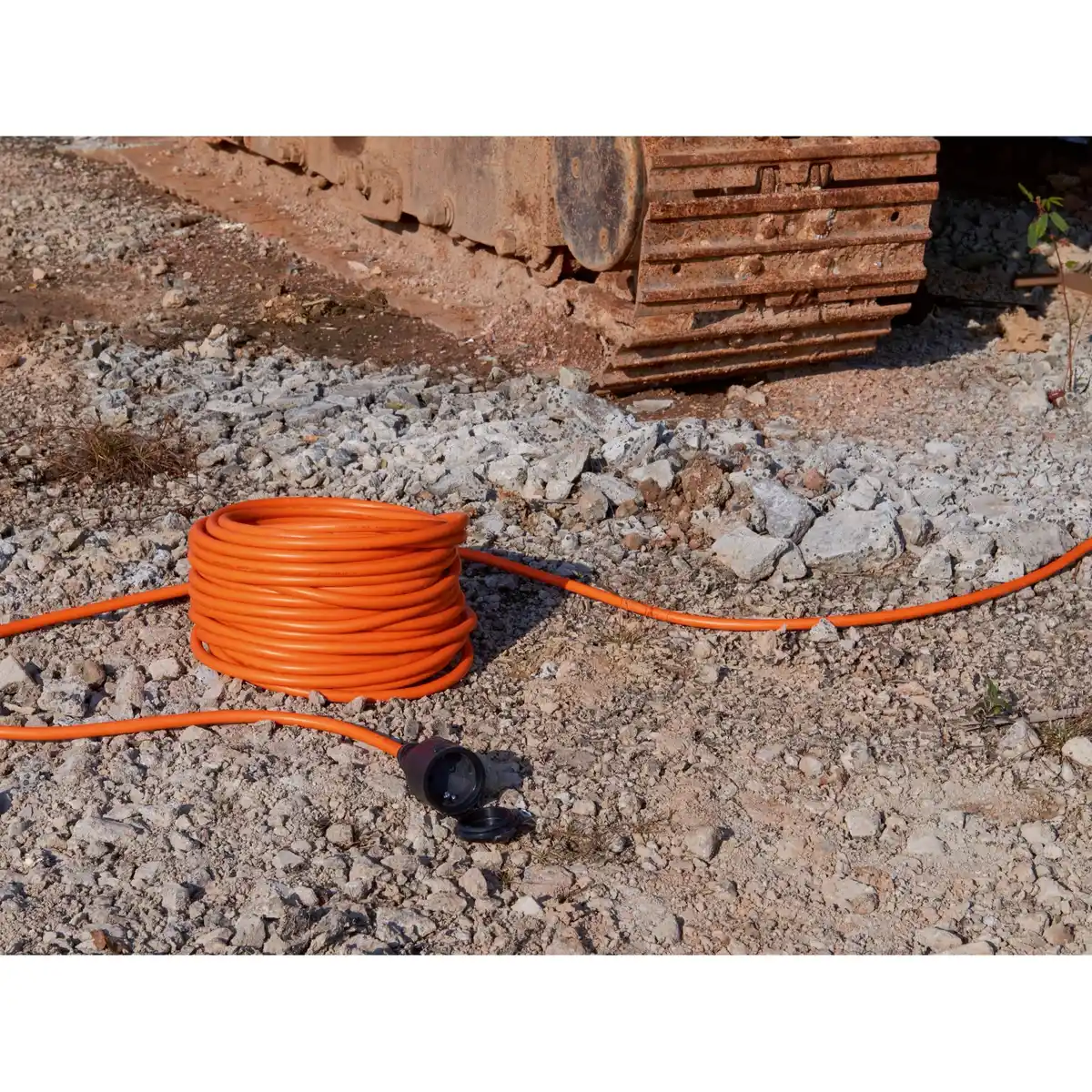 Bild 3 von Verlängerungskabel Orange-Schwarz 25 m IP44