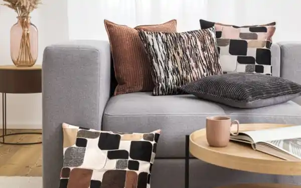 Bild 2 von Kissenhülle Okiro, schwarz/beige, 45 x 45 cm