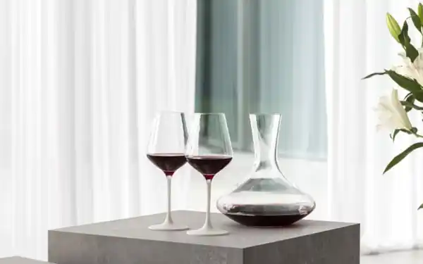 Bild 4 von Rotweingläser Set Manufacture Rock blanc, klar/weiß, 4-teilig