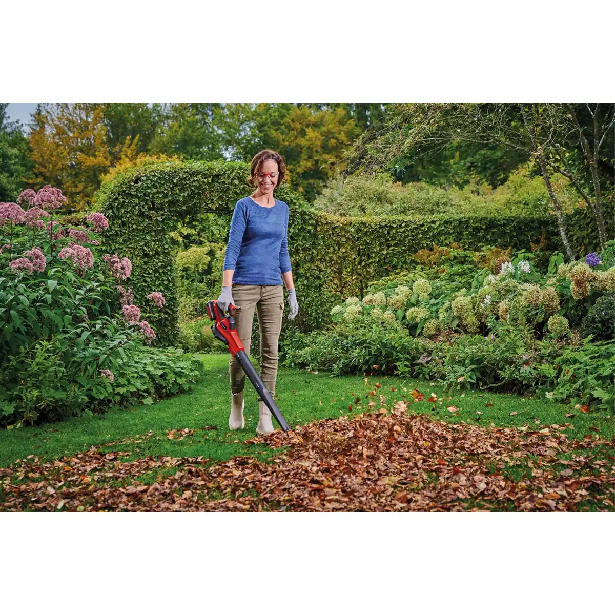 Bild 2 von Einhell Akku-Laubbläser GE-UB 18/250 Li E 1 x 4 Ah Rot-Schwarz