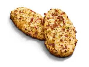 Flammkuchen mit Speck und Zwiebeln